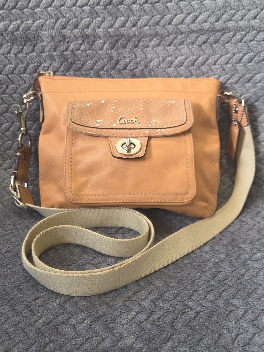 Coach Kristin Peach Leather & Nylon Crossbody Messenger Bag Front Pocket